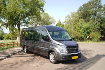 Urbania Traveller 17 Seater